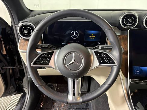 Used 2024 Mercedes-Benz GLC 300 4MATIC image 15