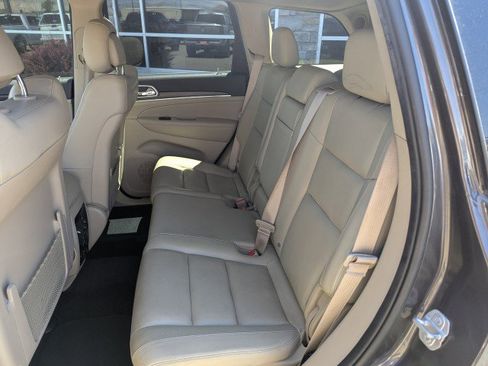 Used 2018 Jeep Grand Cherokee Limited AWD/4WD image 23