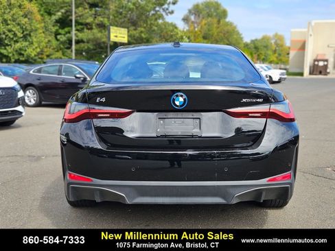 Used 2024 BMW i4 xDrive40i image 4