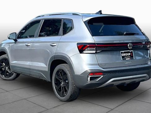 New 2026 Volkswagen Taos SE FWD image 12