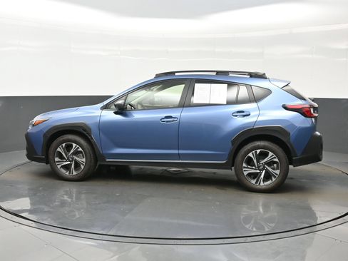 Used 2024 Subaru Crosstrek 2.0i Premium AWD/4WD image 3