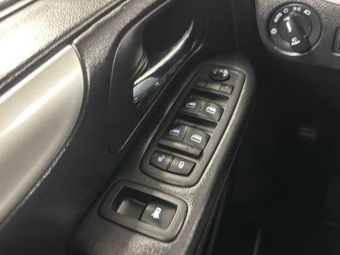 Used 2019 Dodge Grand Caravan GT FWD image 16