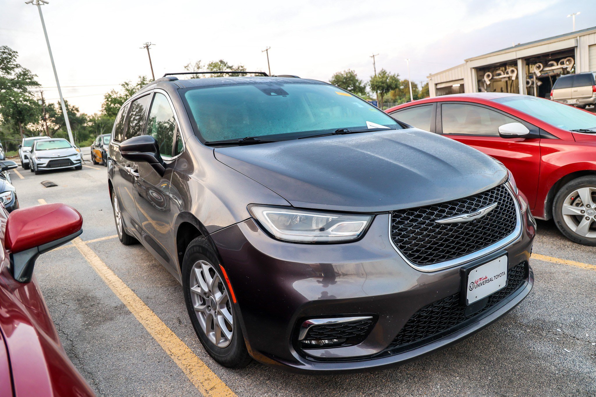 Used 2022 Chrysler Pacifica Touring-L FWD image 6