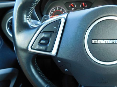 Used 2019 Chevrolet Camaro LT w/ Technology Package image 27