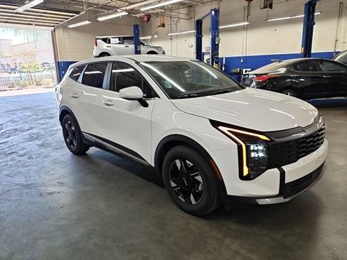 Certified 2026 Kia Sportage LX FWD image 7