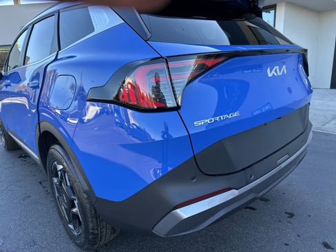 New 2026 Kia Sportage EX w/ EX Panorama Roof Package image 9