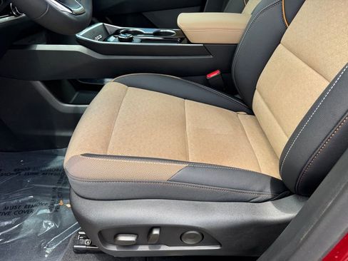 New 2025 Chevrolet Equinox ACTIV w/ Convenience Package III FWD image 27
