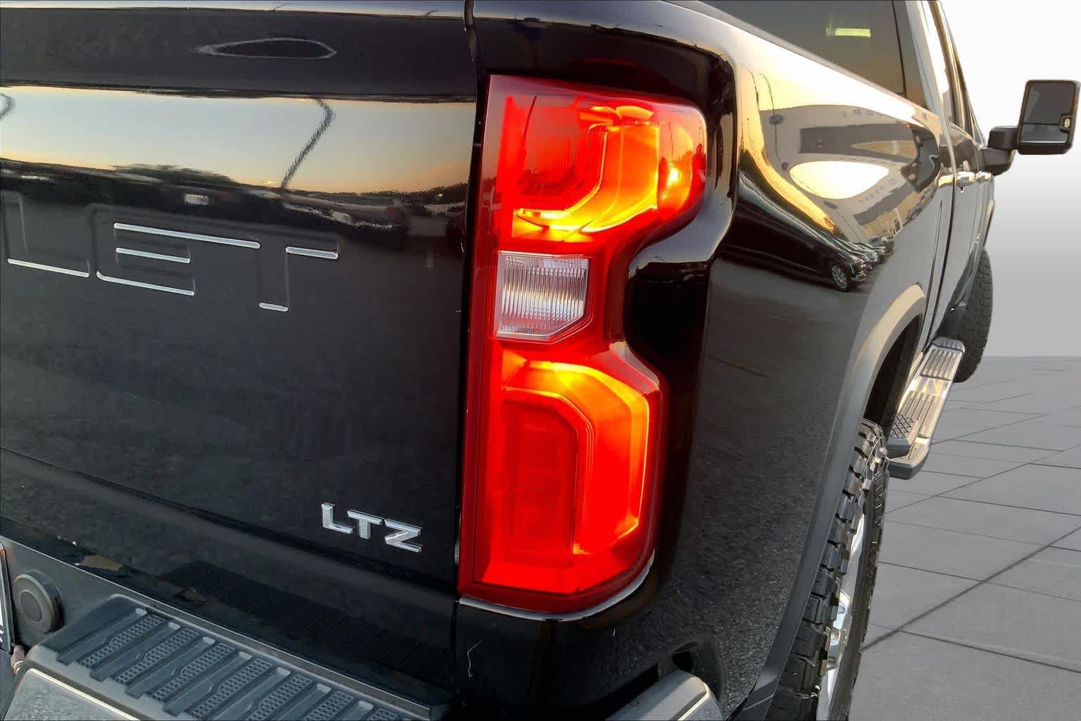 Used 2020 Chevrolet Silverado 2500 LTZ AWD/4WD image 26