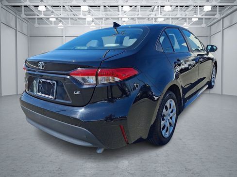 Used 2023 Toyota Corolla LE FWD image 5