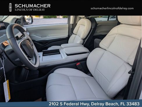New 2026 Lincoln Navigator Premiere AWD/4WD image 11
