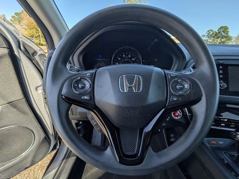 Used 2022 Honda HR-V EX image 10