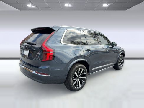 New 2026 Volvo XC90 B5 Core w/ Protection Package image 9