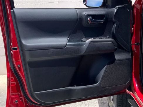 Used 2021 Toyota Tacoma SR AWD/4WD image 27