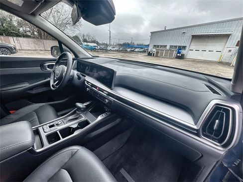 Used 2025 Kia Sorento EX image 28