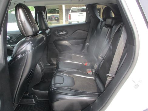 Used 2020 Jeep Cherokee Latitude Plus FWD image 14
