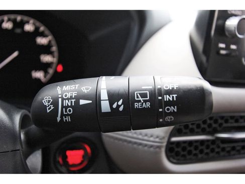 Used 2025 Honda HR-V EX-L image 18