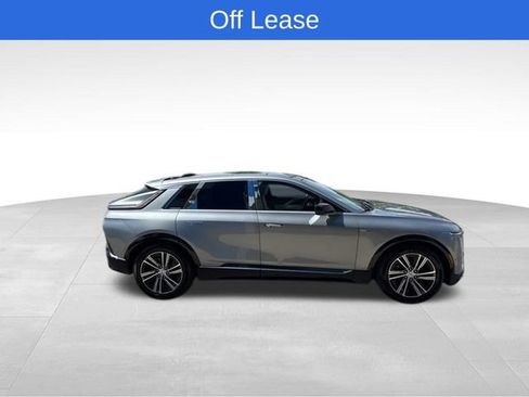 Used 2024 Cadillac Lyriq Luxury AWD/4WD image 4