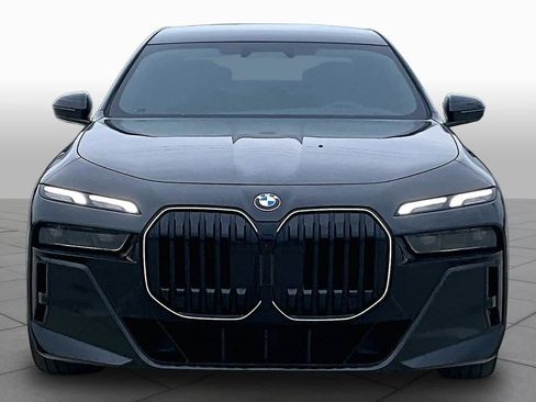 Used 2026 BMW 760i xDrive AWD/4WD image 3