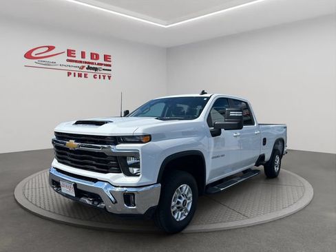Used 2025 Chevrolet Silverado 2500 LT w/ Convenience Package AWD/4WD image 1