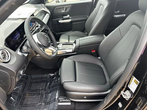 Used 2024 Mercedes-Benz EQB 300 4MATIC image 15