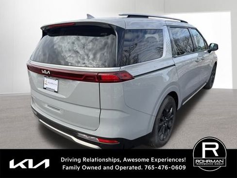 Used 2024 Kia Carnival SX Prestige image 5