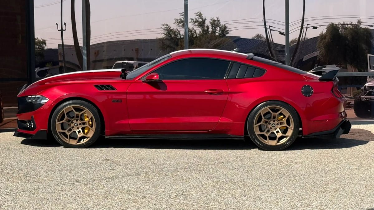 Used 2020 Ford Mustang GT Premium w/ GT Performance Package RWD image 7