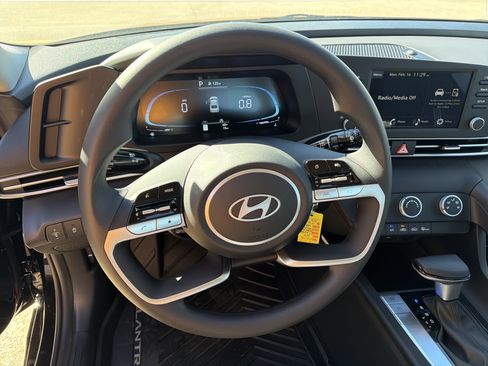 New 2026 Hyundai Elantra SE image 15