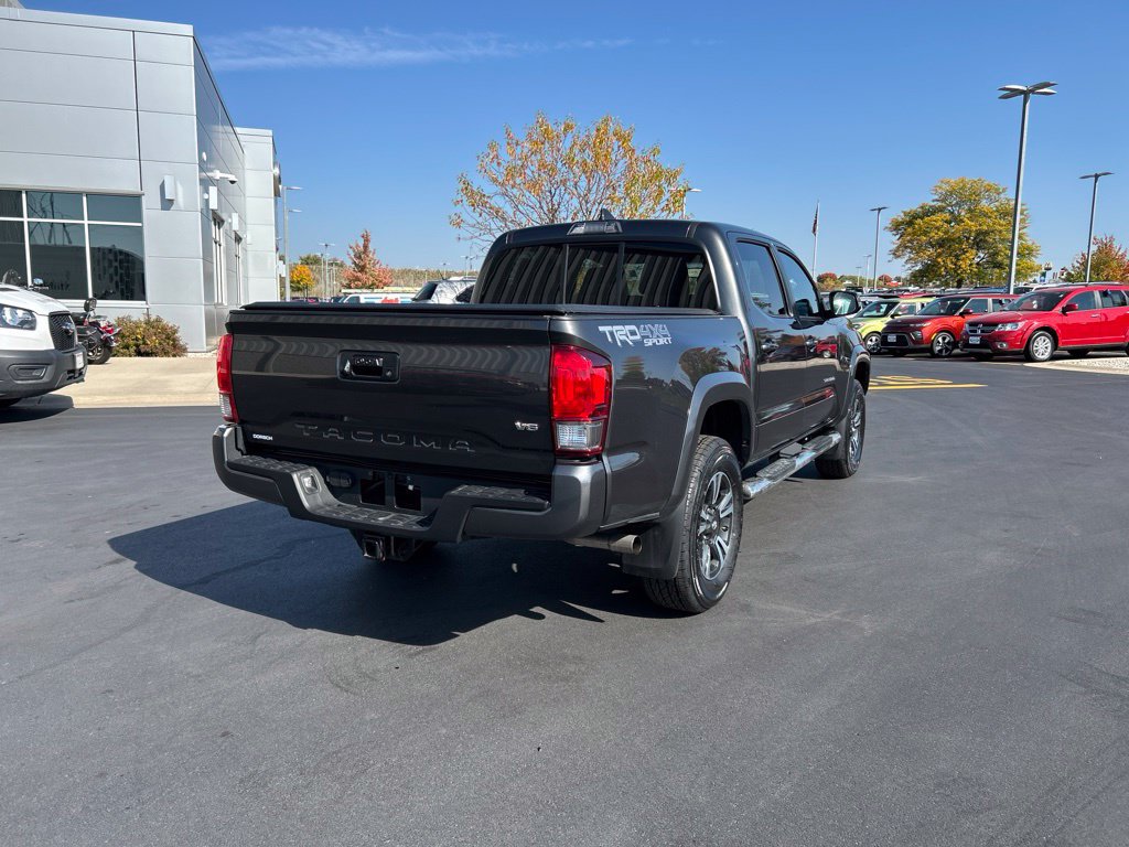 Used 2016 Toyota Tacoma TRD Sport w/ Towing Package AWD/4WD image 6