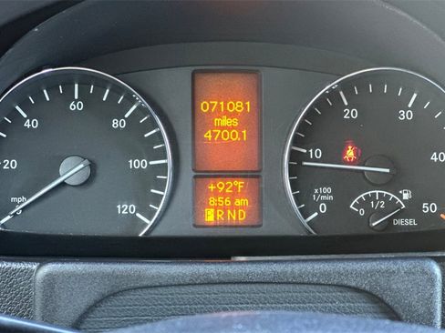 Used 2016 Mercedes-Benz Sprinter 2500 image 29