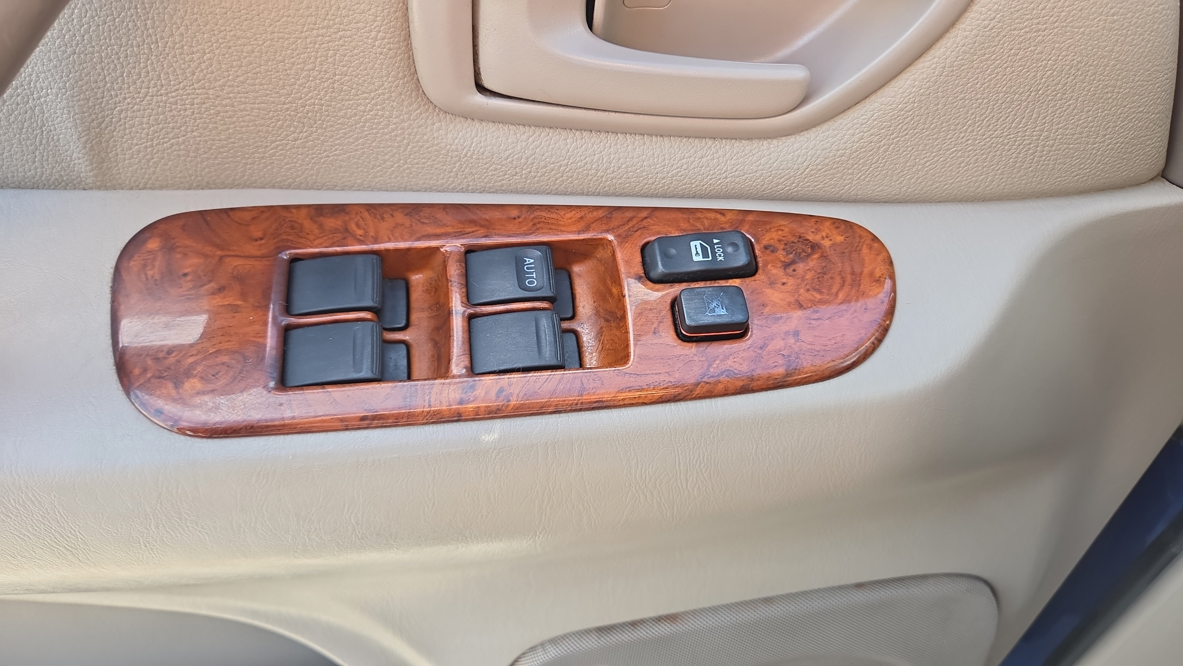 Used 2005 Toyota Tundra Limited AWD/4WD image 29