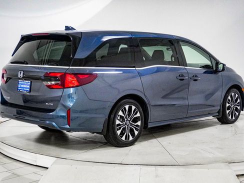 Used 2025 Honda Odyssey Elite image 12