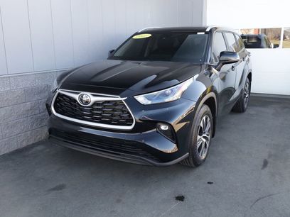 Used 2023 Toyota Highlander XLE