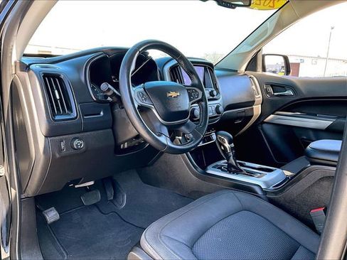 Used 2022 Chevrolet Colorado LT w/ LT Convenience Package image 8