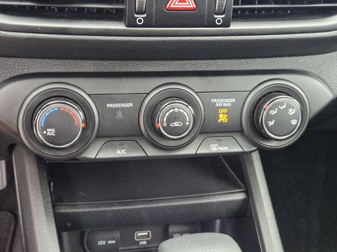 Certified 2023 Kia Forte LXS w/ LXS Technology Package image 19