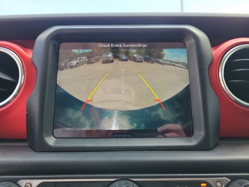 Used 2019 Jeep Wrangler Unlimited Rubicon w/ Dual Top Group AWD/4WD image 15