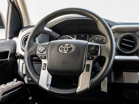 Used 2021 Toyota Tacoma SR5 RWD image 15