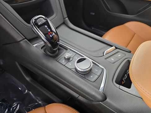 Used 2025 Cadillac XT5 Premium Luxury FWD image 24
