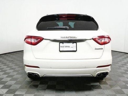 Used 2017 Maserati Levante w/ Luxury Package AWD/4WD image 27