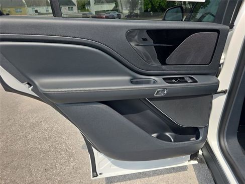 New 2026 Lincoln Aviator 2WD w/ Jet Appearance Package image 12