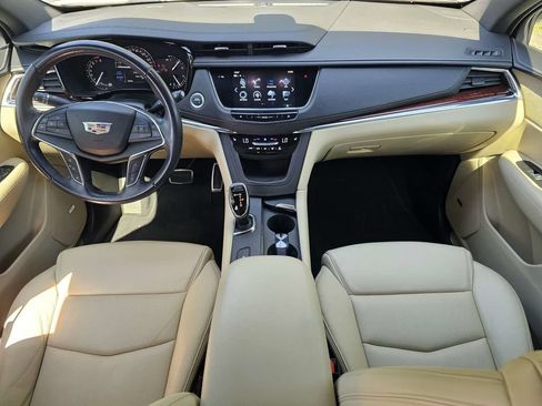 Used 2019 Cadillac XT5 Luxury FWD image 18