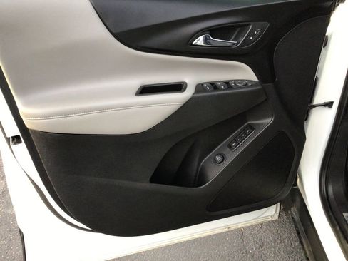 Used 2021 Chevrolet Equinox Premier image 7