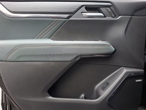 Used 2025 GMC Acadia AT4 image 14