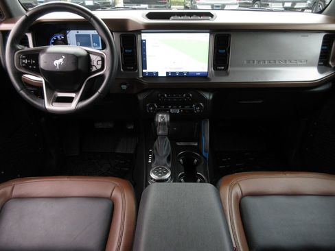 Used 2023 Ford Bronco Outer Banks AWD/4WD image 19