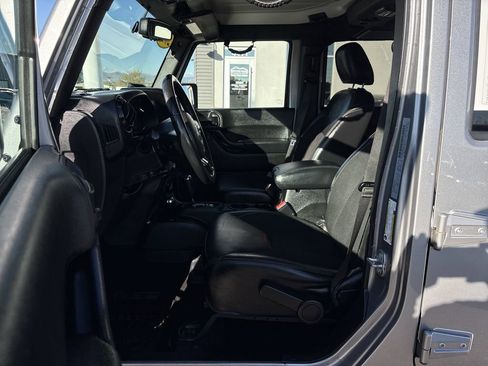 Used 2017 Jeep Wrangler Unlimited Sahara image 20