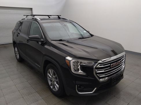 Used 2022 GMC Terrain SLT w/ LPO, 'HIT The Road' Package image 13