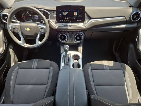 Used 2025 Chevrolet Blazer LT FWD image 25