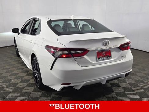 Used 2022 Toyota Camry SE FWD image 7