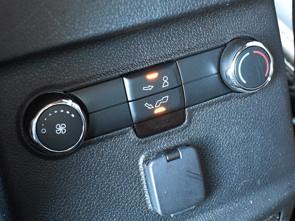 Used 2019 Ford Explorer XLT w/ Equipment Group 202A AWD/4WD image 25
