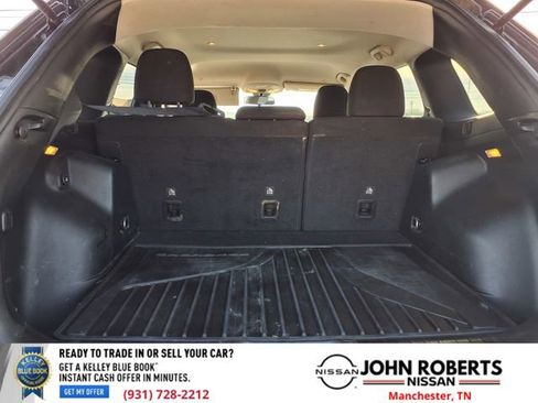 Used 2020 Jeep Cherokee Latitude w/ Mopar Interior Package image 25