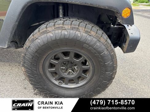 Used 2015 Jeep Wrangler Unlimited Rubicon AWD/4WD image 28